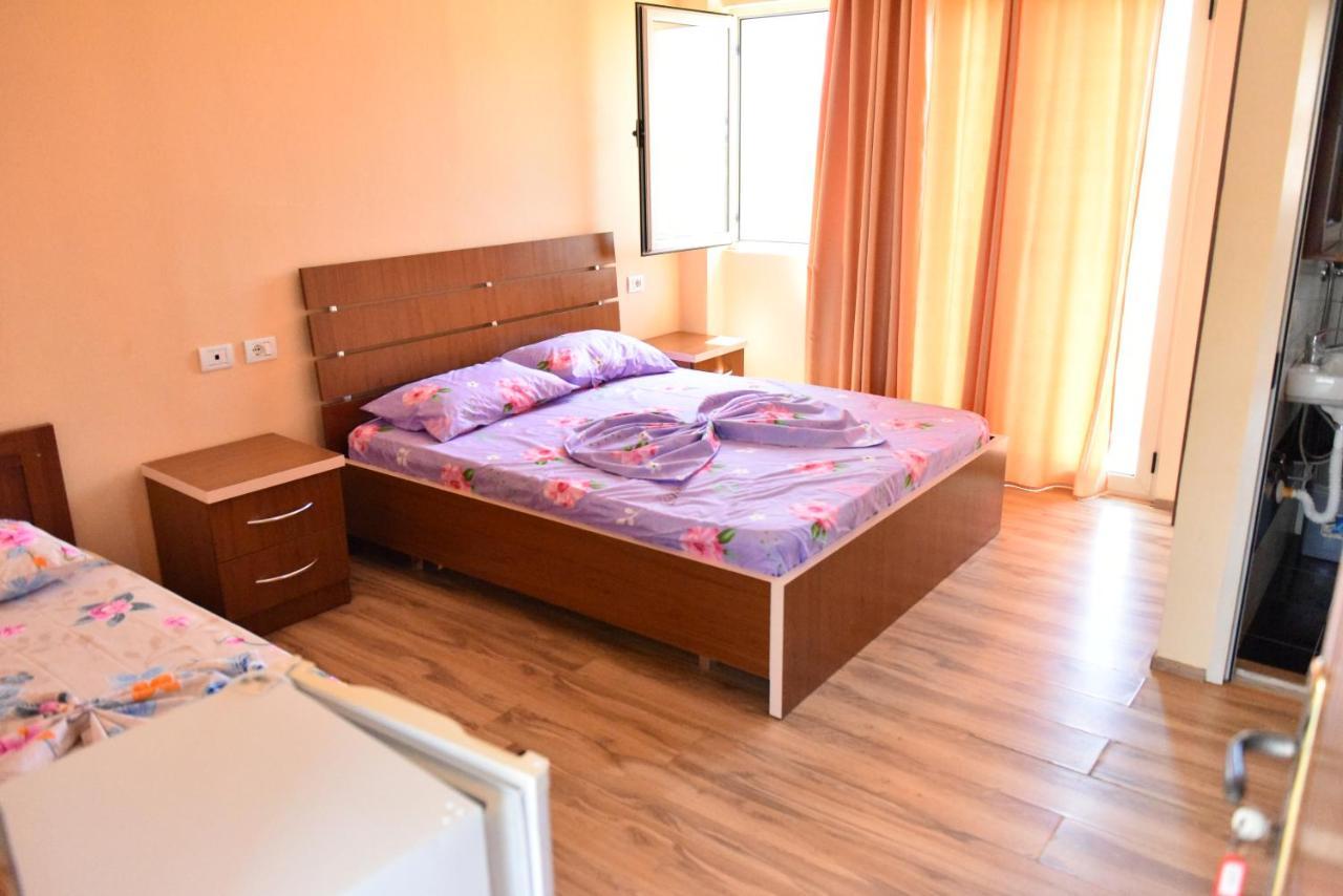 Hotel Kriti Max , Shengjin Shëngjin Esterno foto
