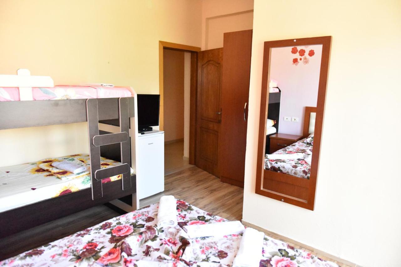 Hotel Kriti Max , Shengjin Shëngjin Esterno foto