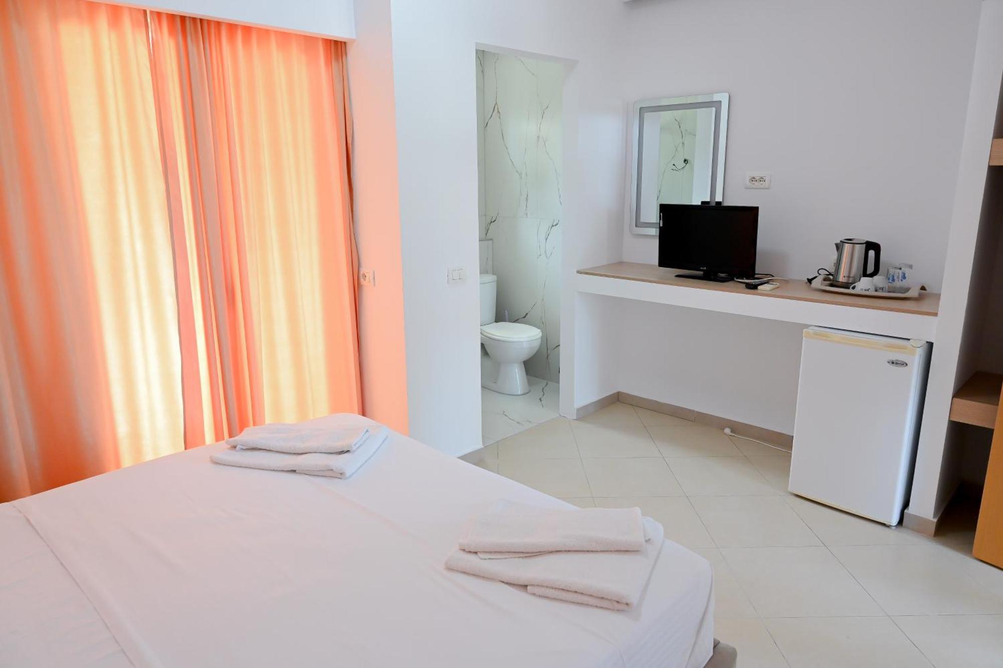 Hotel Kriti Max , Shengjin Shëngjin Esterno foto