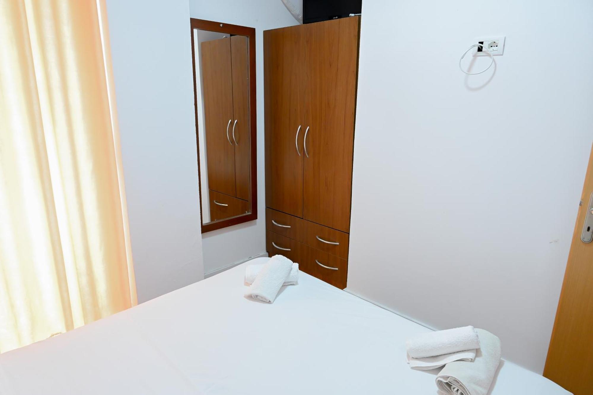 Hotel Kriti Max , Shengjin Shëngjin Esterno foto