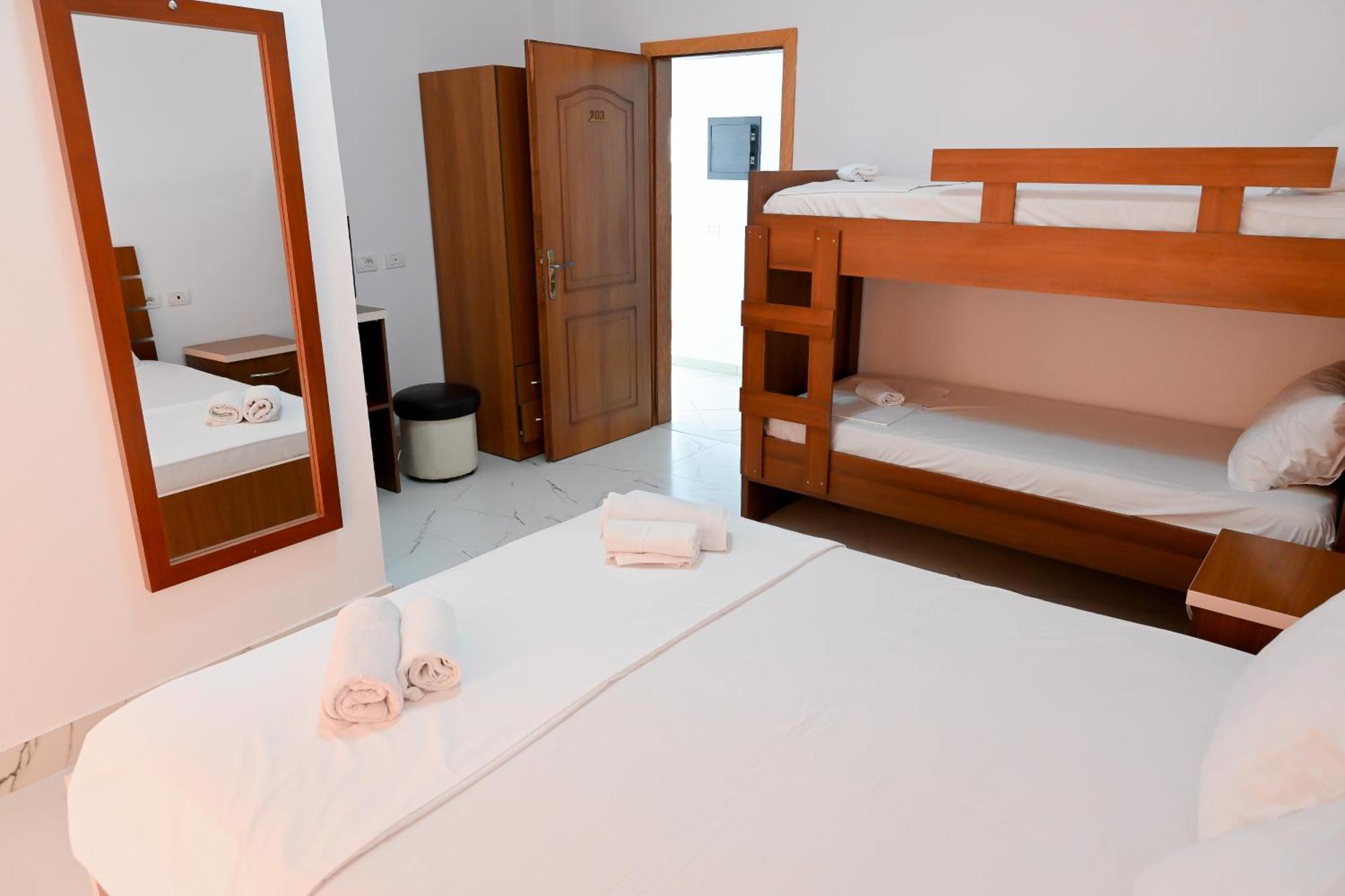 Hotel Kriti Max , Shengjin Shëngjin Esterno foto
