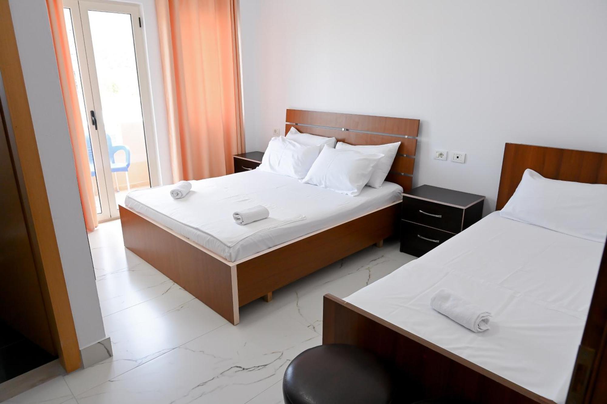Hotel Kriti Max , Shengjin Shëngjin Esterno foto