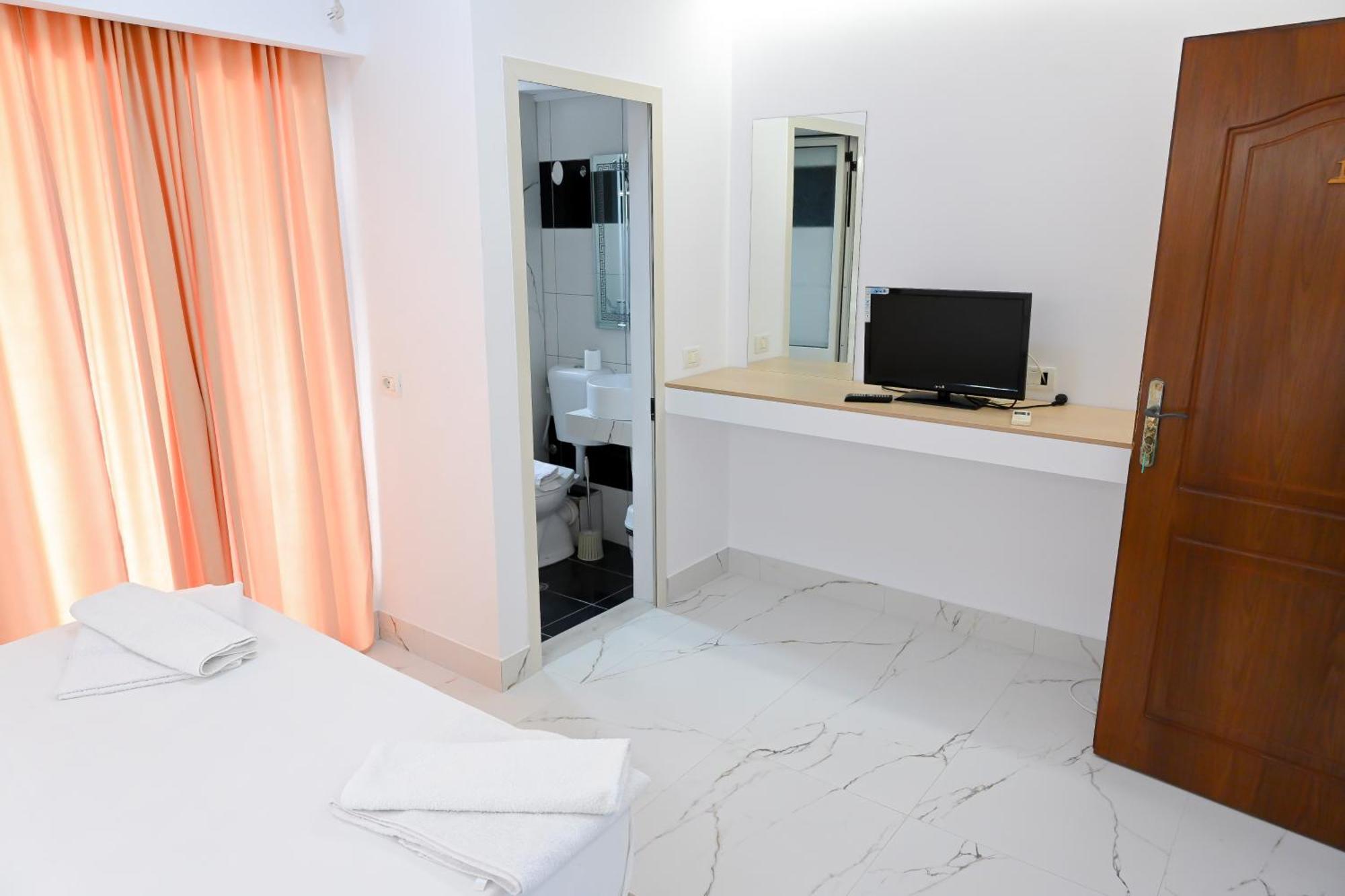 Hotel Kriti Max , Shengjin Shëngjin Esterno foto